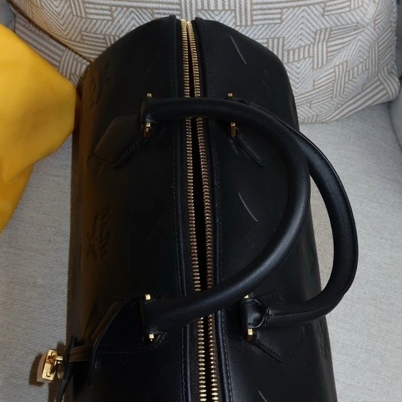 MCM Black Leather Medium Ella Maxi Boston Handbag Lock & Keys - Picture 3 of 10